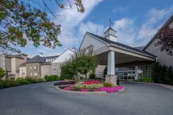 amishview inn and suites front entrance