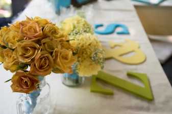 flowers on a wedding table